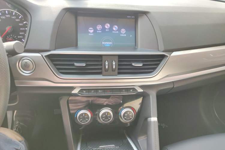 Used Haval H6 2018 Red-Label Sport Edition 1.5T Automatic Two-Wheel Drive Elite Model Audio And AC Panel