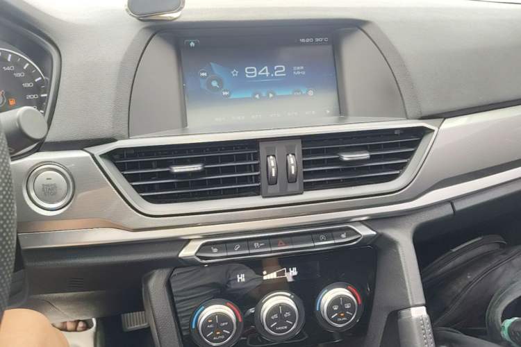 Used Haval H6 2018 Red-Label Sport Edition 1.5T Automatic Two-Wheel Drive Elite Model Audio And AC Panel