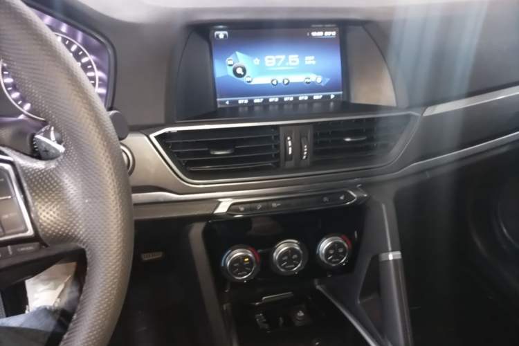 Used Haval H6 2018 Sport Edition 1.5T Automatic Two-Wheel Drive Elite Model China V Standard Audio And AC Panel