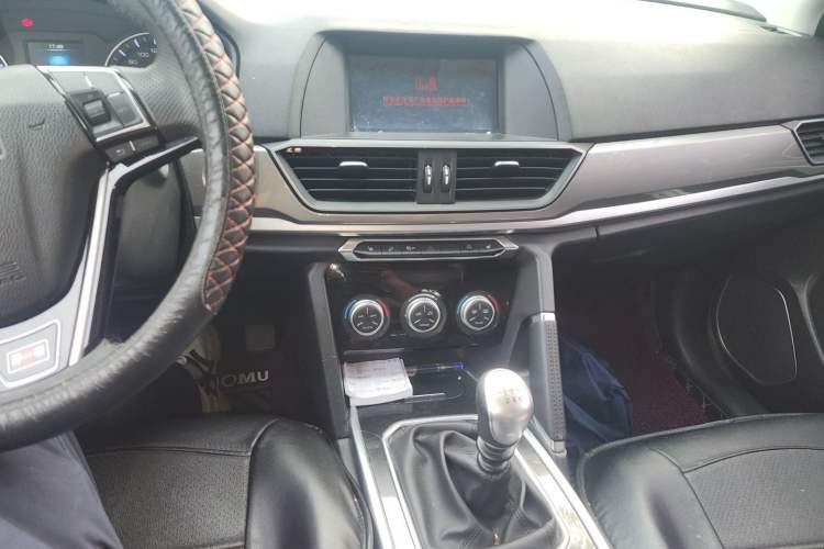 Used Haval H6 2018 Red-Label Sport Version 1.5T Manual Two-Wheel Drive Elite Model Audio And AC Panel