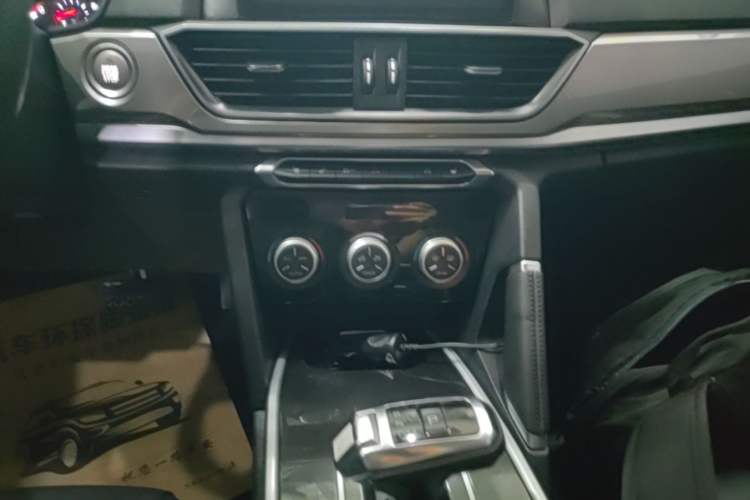 Used Haval H6 2018 Red-Label Sport Edition 1.5T Automatic Two-Wheel Drive Elite Model Audio And AC Panel
