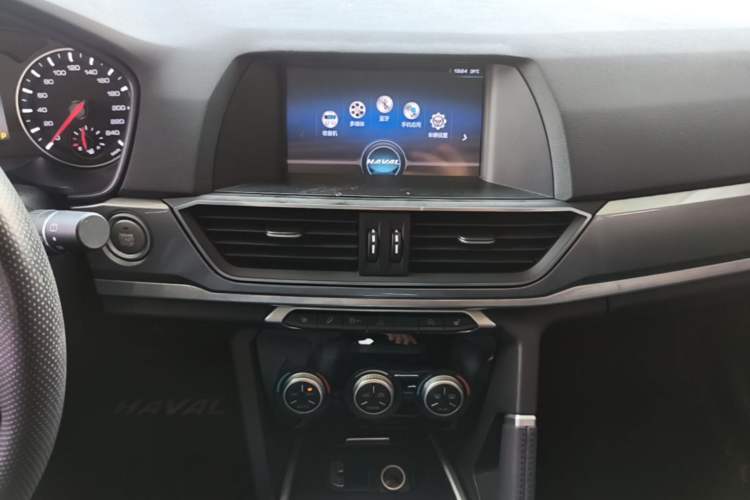 Used Haval H6 2018 Sport Edition 1.5T Automatic Two-Wheel Drive Elite Model China V Standard Audio And AC Panel