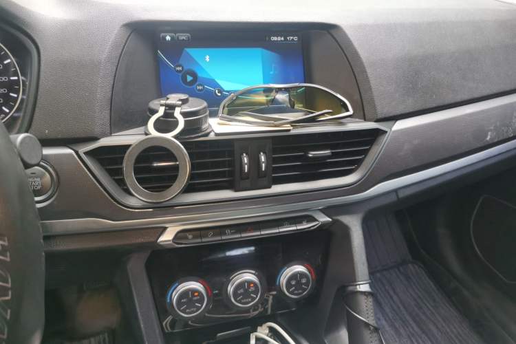 Used Haval H6 2018 Red-Label Sport Edition 1.5T Automatic Two-Wheel Drive Elite Model Audio And AC Panel
