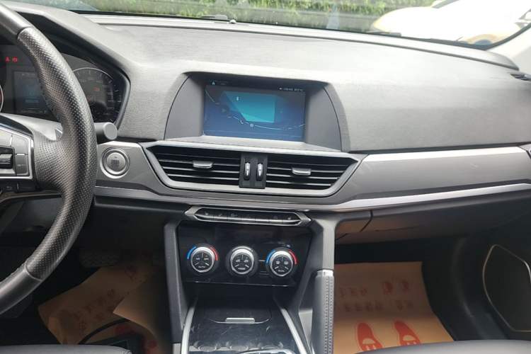 Used Haval H6 2018 Blue Label Sport Edition 1.5T Automatic Two-Wheel Drive Elite Model Audio And AC Panel