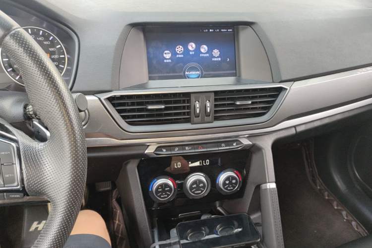Used Haval H6 2018 Sport Edition 1.5T Automatic Two-Wheel Drive Elite Model China V Standard Audio And AC Panel