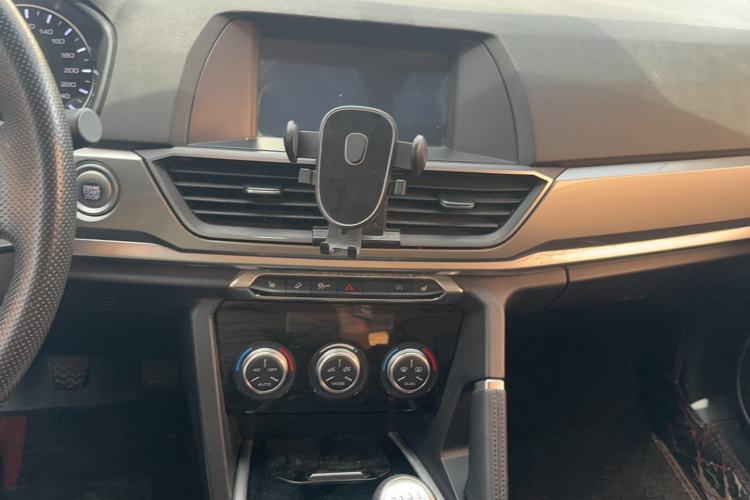 Used Haval H6 2018 Blue Label Sport Edition 1.5T Manual Two-Wheel Drive Elite Model Audio And AC Panel