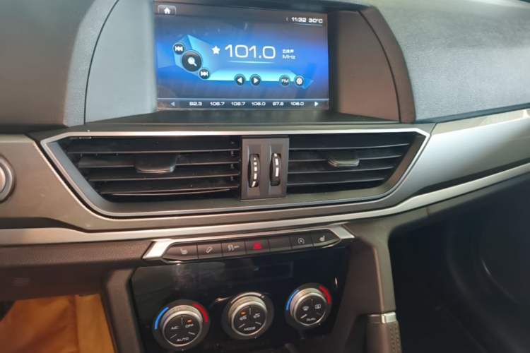 Used Haval H6 2018 Red-Label Sport Edition 1.5T Automatic Two-Wheel Drive Elite Model Audio And AC Panel