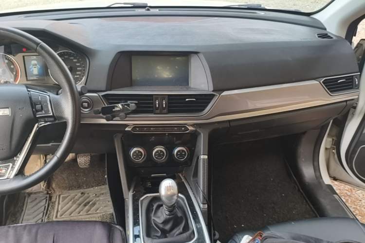 Used Haval H6 2018 Red-Label Sport Version 1.5T Manual Two-Wheel Drive Elite Model Audio And AC Panel
