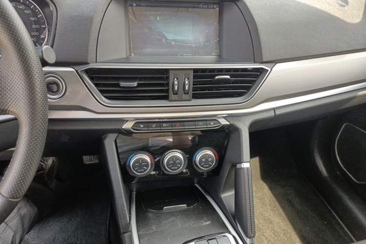 Used Haval H6 2018 Blue Label Sport Edition 1.5T Automatic Two-Wheel Drive Elite Model Audio And AC Panel