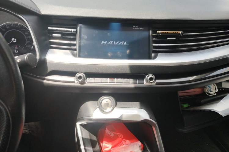 Used Haval H6 2018 Blue Label 2.0T Automatic Luxury Model Audio And AC Panel