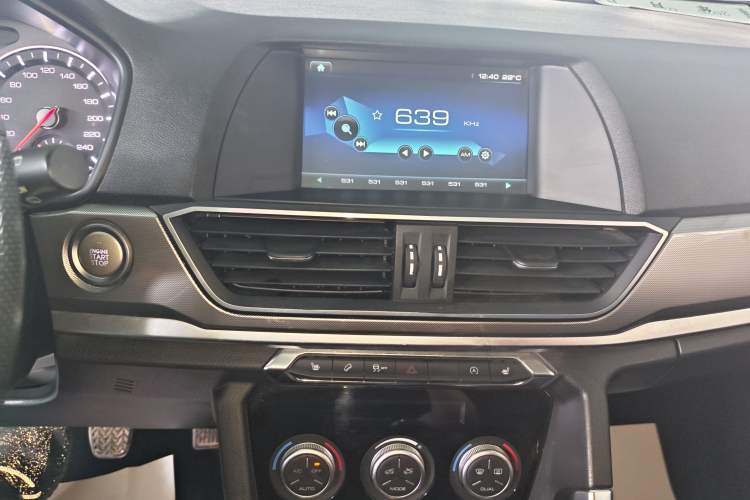 Used Haval H6 2018 Red-Label Sport Version 1.5T Manual Two-Wheel Drive Elite Model Audio And AC Panel