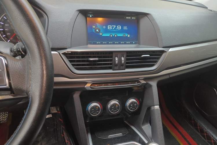 Used Haval H6 2018 Red-Label Sport Version 1.5T Manual Two-Wheel Drive Elite Model Audio And AC Panel