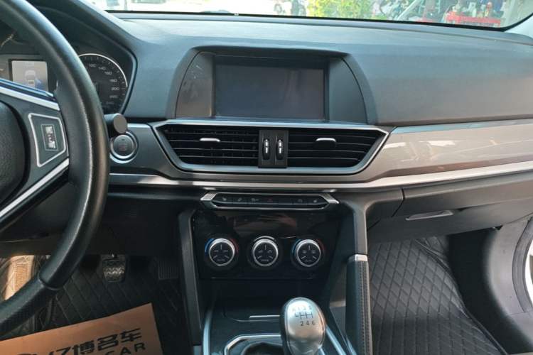 Used Haval H6 2018 Sport Edition 1.5T Manual Two-Wheel Drive Elite Model China V Standard Audio And AC Panel