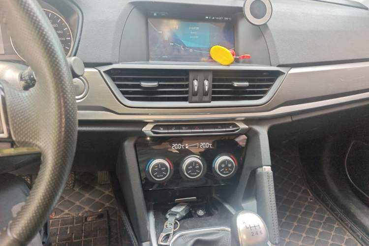 Used Haval H6 2018 Red-Label Sport Version 1.5T Manual Two-Wheel Drive Elite Model Audio And AC Panel