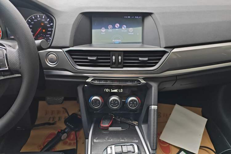 Used Haval H6 2018 Sport Edition 1.5T Automatic Two-Wheel Drive Elite Model China V Standard Audio And AC Panel