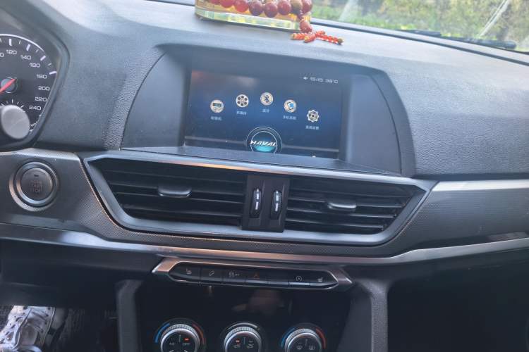 Used Haval H6 2018 Red-Label Sport Version 1.5T Manual Two-Wheel Drive Elite Model Audio And AC Panel