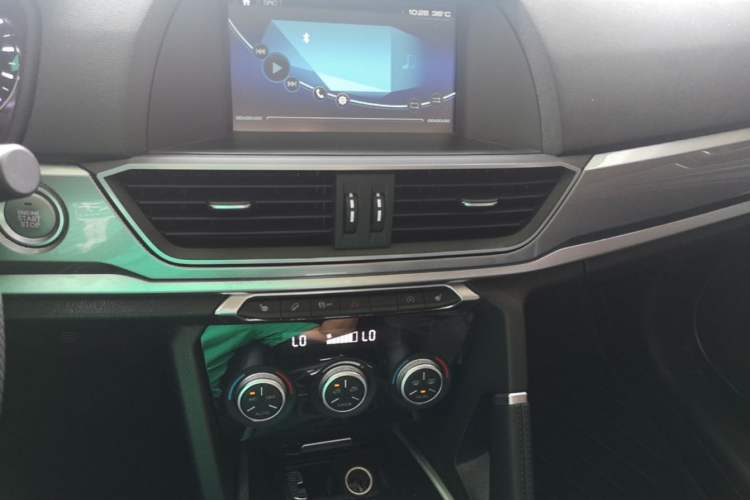 Used Haval H6 2018 Blue Label Sport Edition 1.5T Automatic Two-Wheel Drive Elite Model Audio And AC Panel