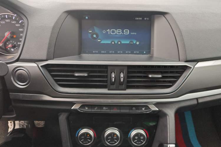 Used Haval H6 2018 Red-Label Sport Version 1.5T Manual Two-Wheel Drive Elite Model Audio And AC Panel