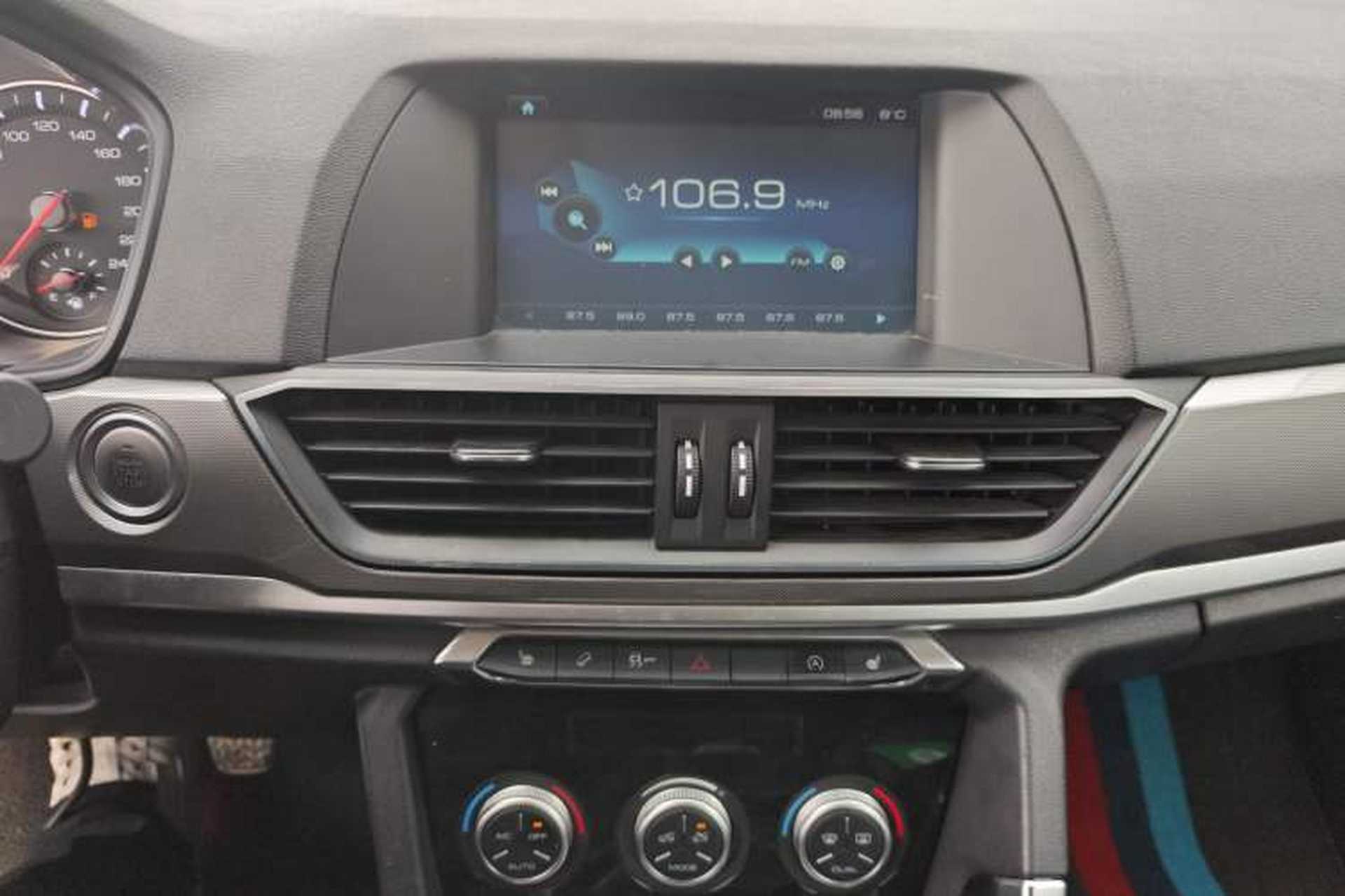 Used Haval H6 2018 Red-Label Sport Version 1.5T Manual Two-Wheel Drive Elite Model Audio And AC Panel