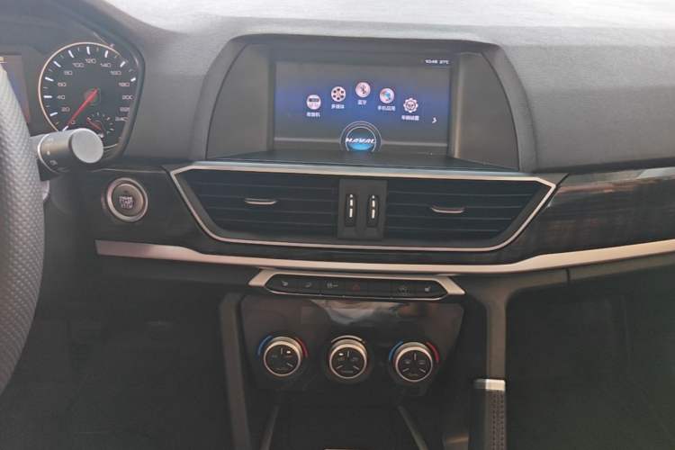 Used Haval H6 2018 Blue Label Sport Edition 1.5T Manual Two-Wheel Drive Elite Model Audio And AC Panel