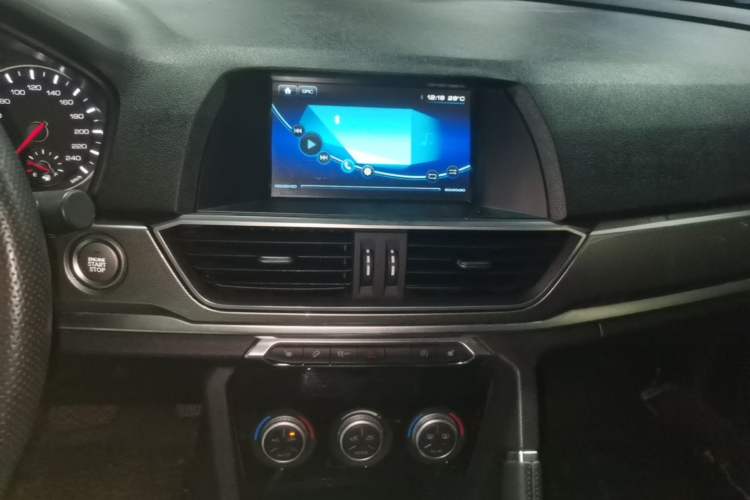 Used Haval H6 2018 Red-Label Sport Edition 1.5T Automatic Two-Wheel Drive Elite Model Audio And AC Panel