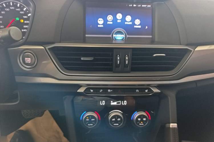 Used Haval H6 2018 Sport Edition 1.5T Automatic Two-Wheel Drive Elite Model China V Standard Audio And AC Panel