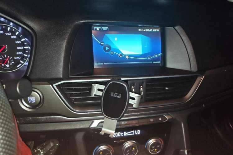 Used Haval H6 2018 Red-Label Sport Edition 1.5T Automatic Two-Wheel Drive Elite Model Audio And AC Panel