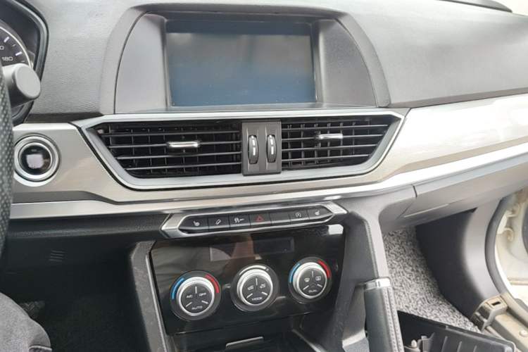 Used Haval H6 2018 Red-Label Sport Edition 1.5T Automatic Two-Wheel Drive Elite Model Audio And AC Panel