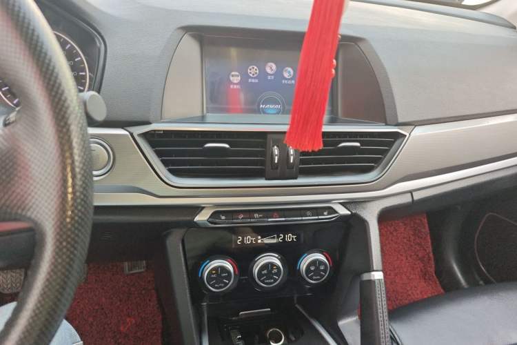 Used Haval H6 2018 Red-Label Sport Version 1.5T Manual Two-Wheel Drive Elite Model Audio And AC Panel