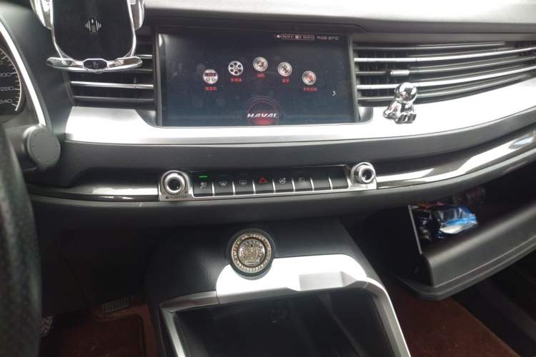 Used Haval H6 2018 Blue-Label 1.5T Automatic Luxury Model Audio And AC Panel