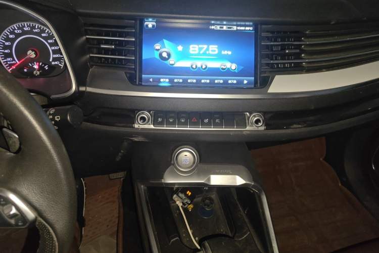 Used Haval H6 2018 Red-Label 1.5T Automatic Luxury Model Audio And AC Panel