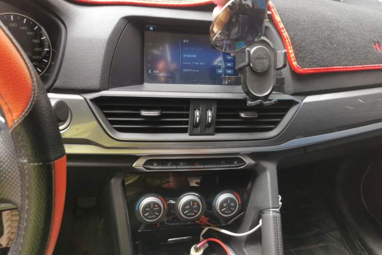 Used Haval H6 2018 Red-Label Sport Edition 1.5T Automatic Two-Wheel Drive Elite Model Audio And AC Panel