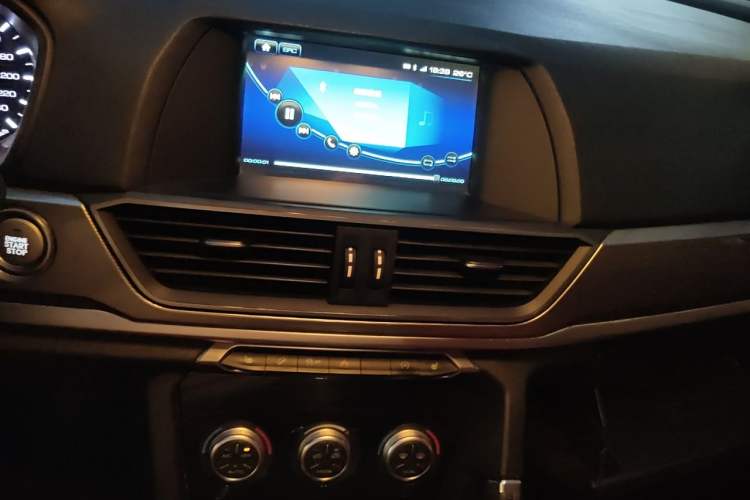 Used Haval H6 2018 Red-Label Sport Edition 1.5T Automatic Two-Wheel Drive Elite Model Audio And AC Panel