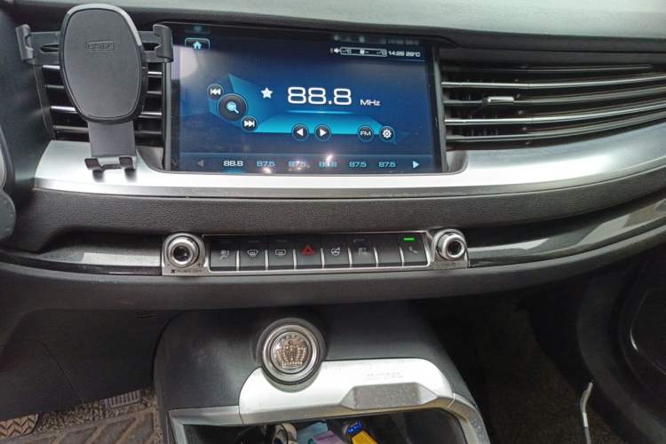 Used Haval H6 2018 Red-Label 1.5T Automatic Luxury Model Audio And AC Panel