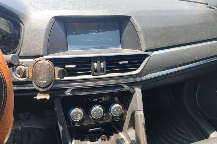 Used Haval H6 2018 Red-Label Sport Version 1.5T Manual Two-Wheel Drive Elite Model Audio And AC Panel