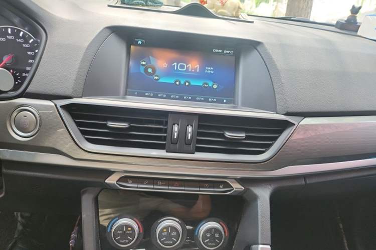 Used Haval H6 2018 Sport Edition 1.5T Automatic Two-Wheel Drive Elite Model China V Standard Audio And AC Panel