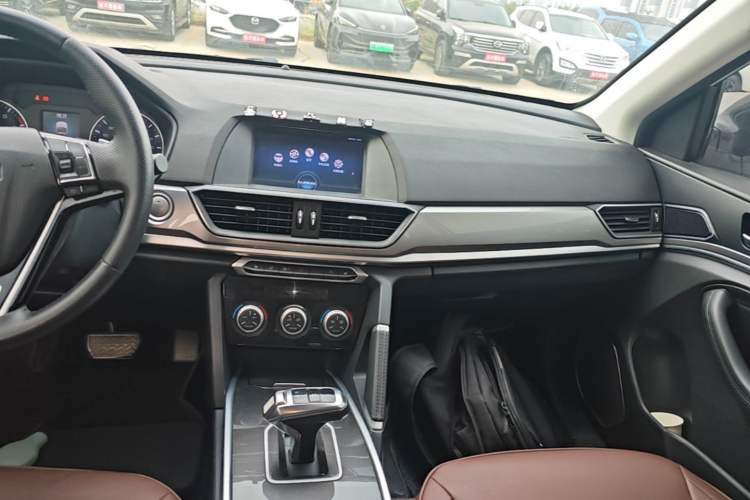 Used Haval H6 2018 Blue Label Sport Edition 1.5T Automatic Two-Wheel Drive Elite Model Audio And AC Panel