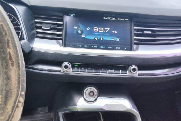Used Haval H6 2018 Red-Label 1.5T Automatic Luxury Model Audio And AC Panel