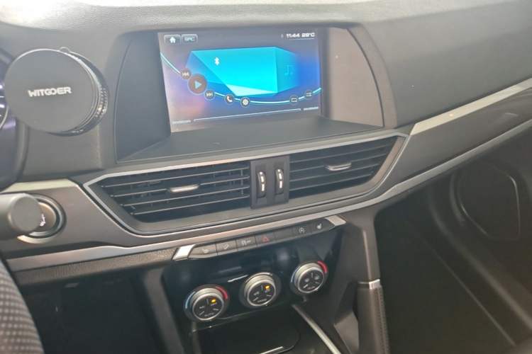 Used Haval H6 2018 Blue Label Sport Edition 1.5T Manual Two-Wheel Drive Elite Model Audio And AC Panel