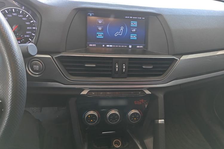 Used Haval H6 2018 Red-Label Sport Version 1.5T Manual Two-Wheel Drive Elite Model Audio And AC Panel