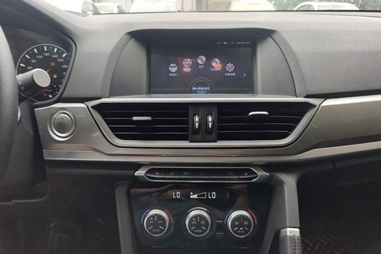 Used Haval H6 2018 Sport Edition 1.5T Automatic Two-Wheel Drive Elite Model China V Standard Audio And AC Panel