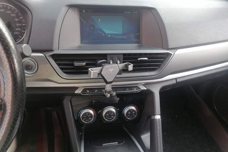 Used Haval H6 2018 Red-Label Sport Edition 1.5T Automatic Two-Wheel Drive Elite Model Audio And AC Panel
