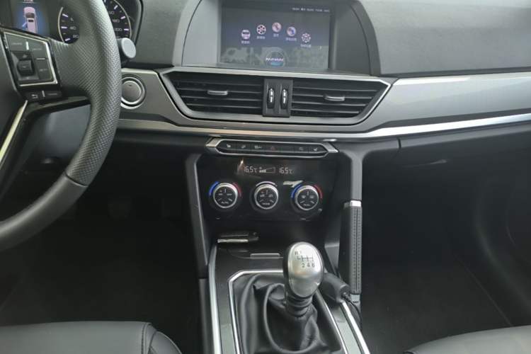 Used Haval H6 2018 Blue Label Sport Edition 1.5T Manual Two-Wheel Drive Elite Model Audio And AC Panel
