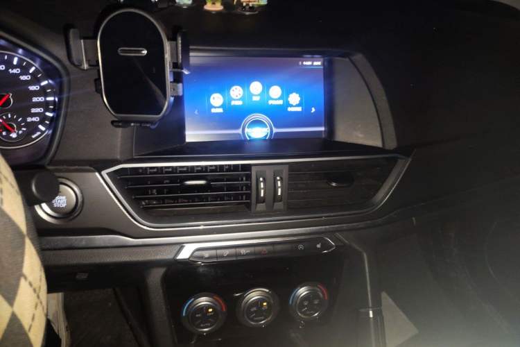 Used Haval H6 2018 Sport Edition 1.5T Automatic Two-Wheel Drive Elite Model China V Standard Audio And AC Panel