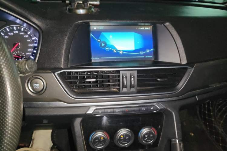 Used Haval H6 2018 Red-Label Sport Version 1.5T Manual Two-Wheel Drive Elite Model Audio And AC Panel