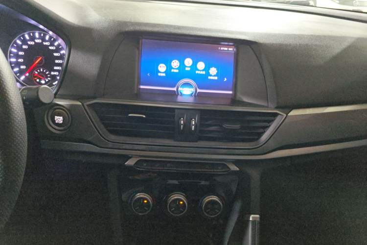 Used Haval H6 2018 Sport Edition 1.5T Automatic Two-Wheel Drive Elite Model China V Standard Audio And AC Panel