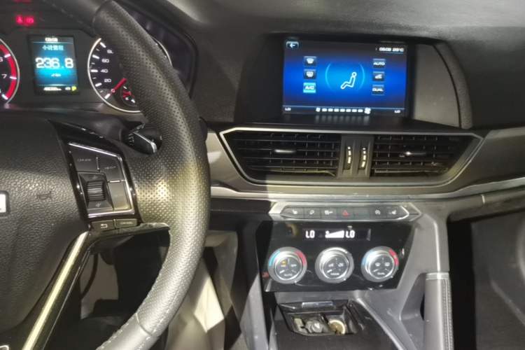 Used Haval H6 2018 Blue Label Sport Edition 1.5T Automatic Two-Wheel Drive Elite Model Audio And AC Panel