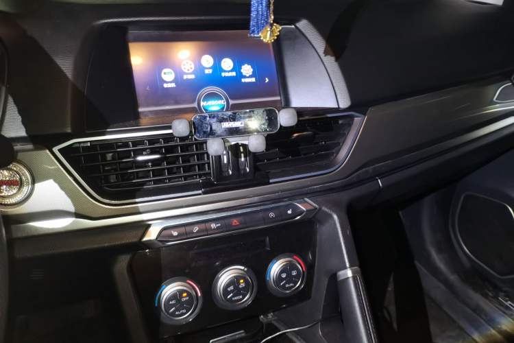 Used Haval H6 2018 Red-Label Sport Version 1.5T Manual Two-Wheel Drive Elite Model Audio And AC Panel
