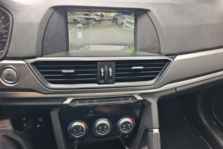 Used Haval H6 2018 Blue Label Sport Edition 1.5T Manual Two-Wheel Drive Elite Model Audio And AC Panel