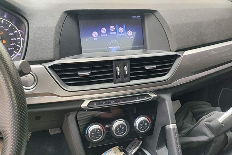 Used Haval H6 2018 Sport Edition 1.5T Automatic Two-Wheel Drive Elite Model China V Standard Audio And AC Panel